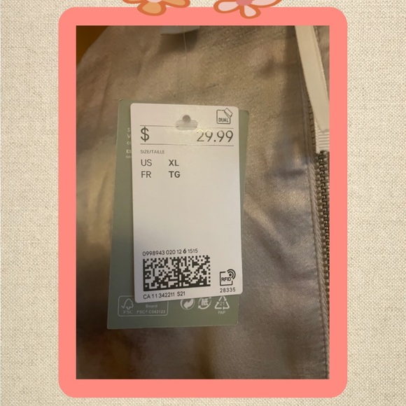 H&M short sleeve silky blouse. Size XL - Picture 2 of 4